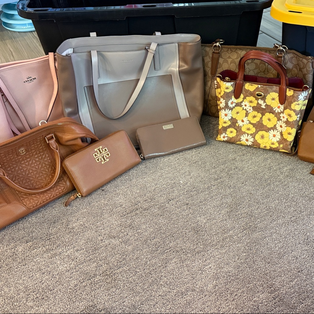 Bundle of totes and wallets